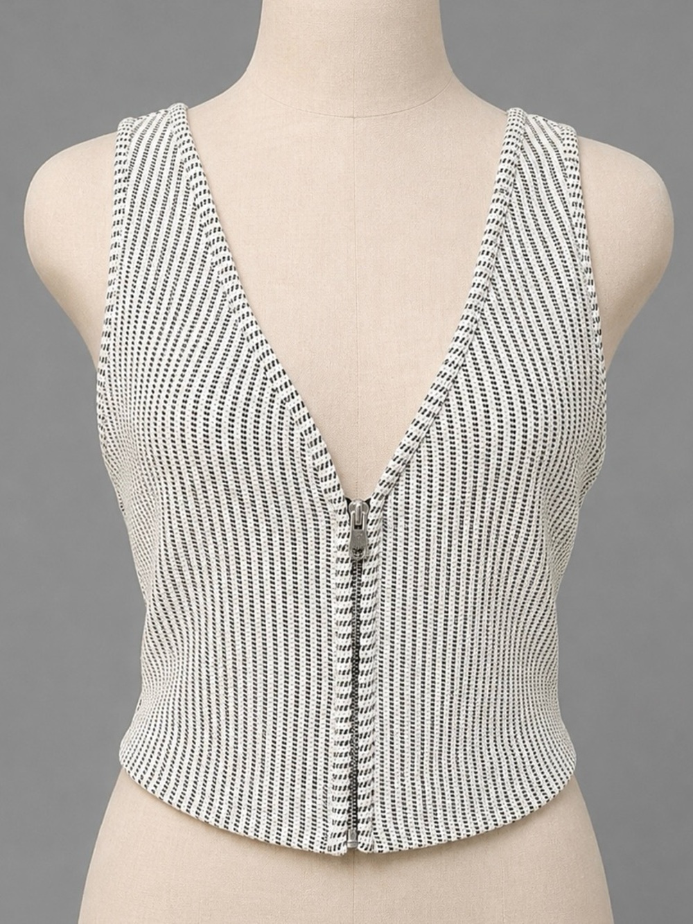 Zara size medium cropped stretch zip up tank top